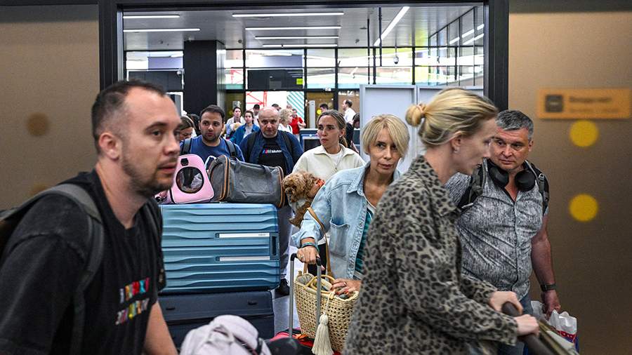 The Russian Embassy announced the evacuation of 225 Russians from Iran